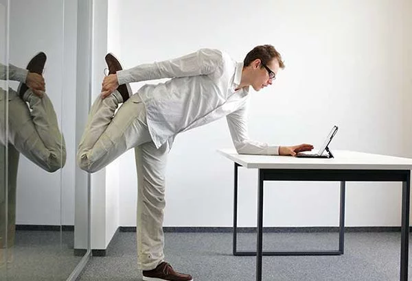 چند حرکت ورزشی مناسب برای پشت میز محل کار
