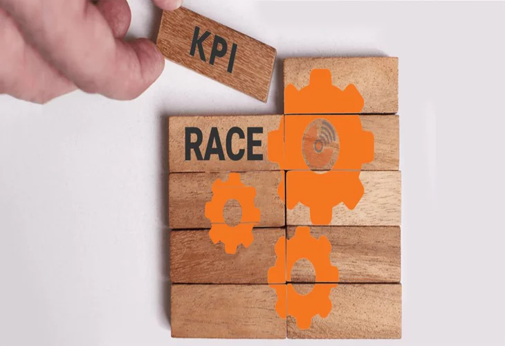 استفاده از مدل RACE در بازاریابی دیجیتال